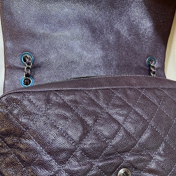 ❌SOLD❌💯Authentic Chanel XL Flap Iridescent Caviar - Picture 6 of 16
